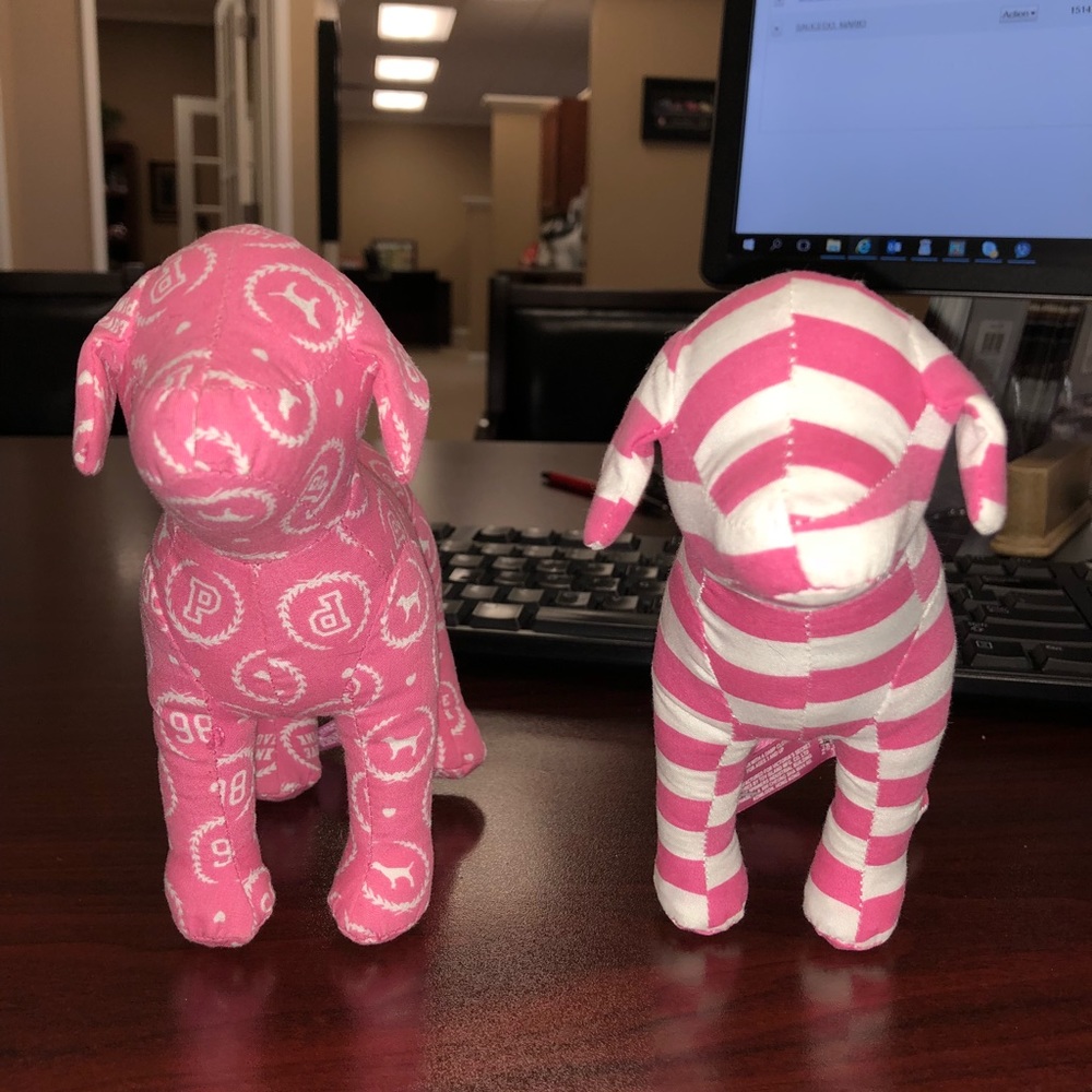 4 Victoria’s Secret pink dog collection.